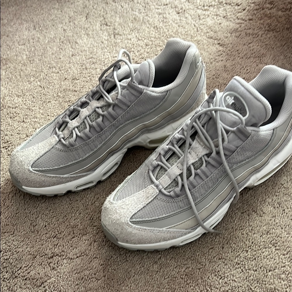 Men's Gray Nike Sneakers